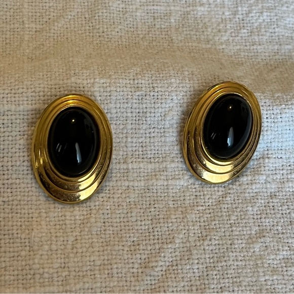 Jewelry - VTG 80’s 90’s Gold Tone and Faux Black Opal Post Earrings